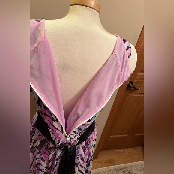 Summer lightweight pink/mauve isometrical design dress - Picture 4 of 6